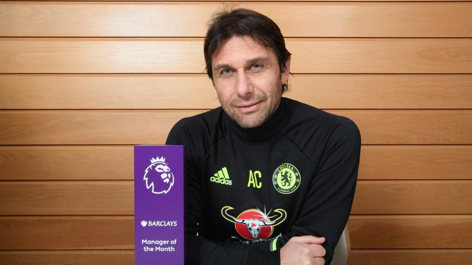 Pelatih Chelsea, Antonio Conte pelatih terbaik Desember 2016. Copyright: © Steve Bardens/Getty Images for Premier League